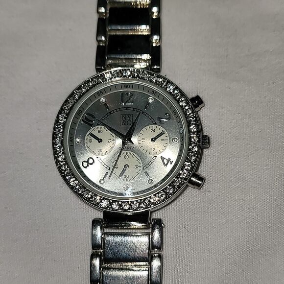 Women’s Brand New Watch NY & C Silvertone with Crystal Bezel & 3 Faux Subdials - Picture 5 of 11